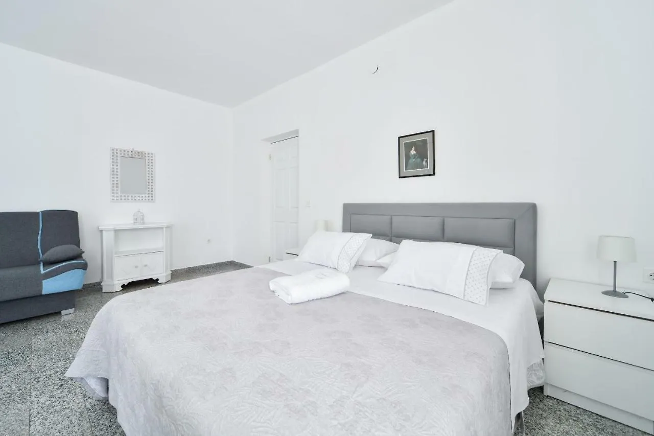 Apartments Martom Seline