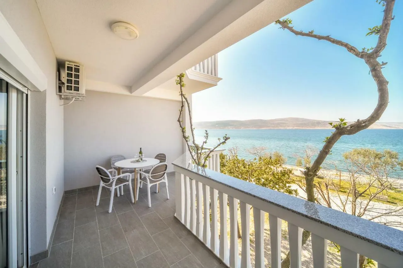 Apartments Martom Seline