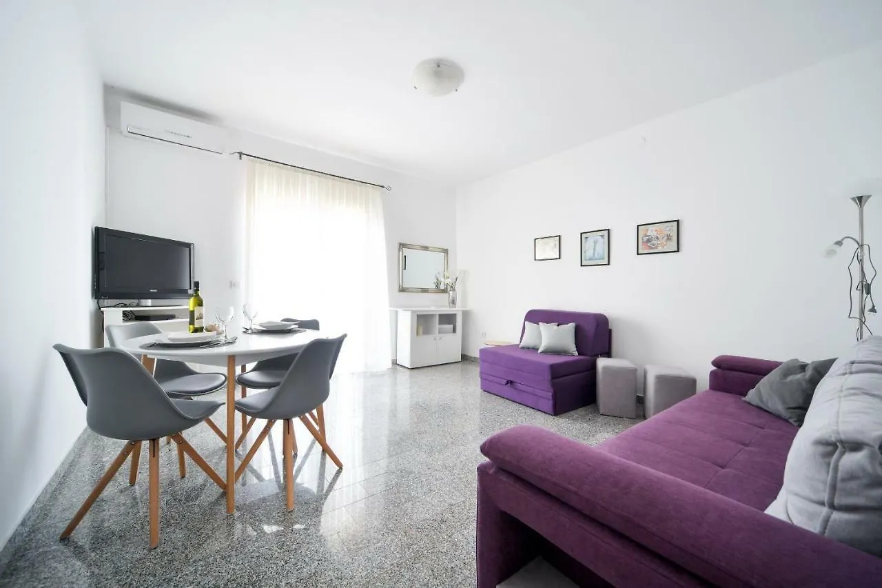 Apartments Martom Seline