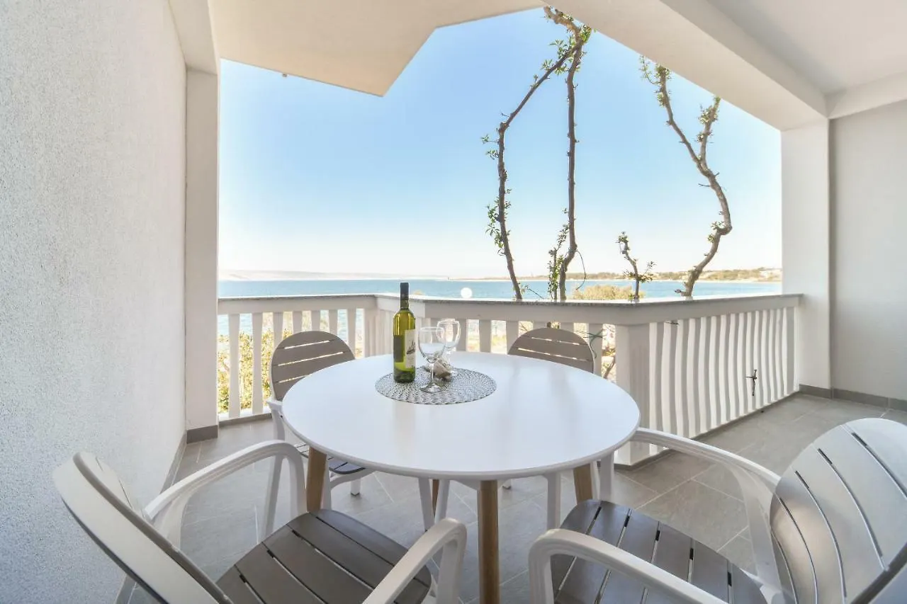 Apartments Martom Seline 0*,  Croatia