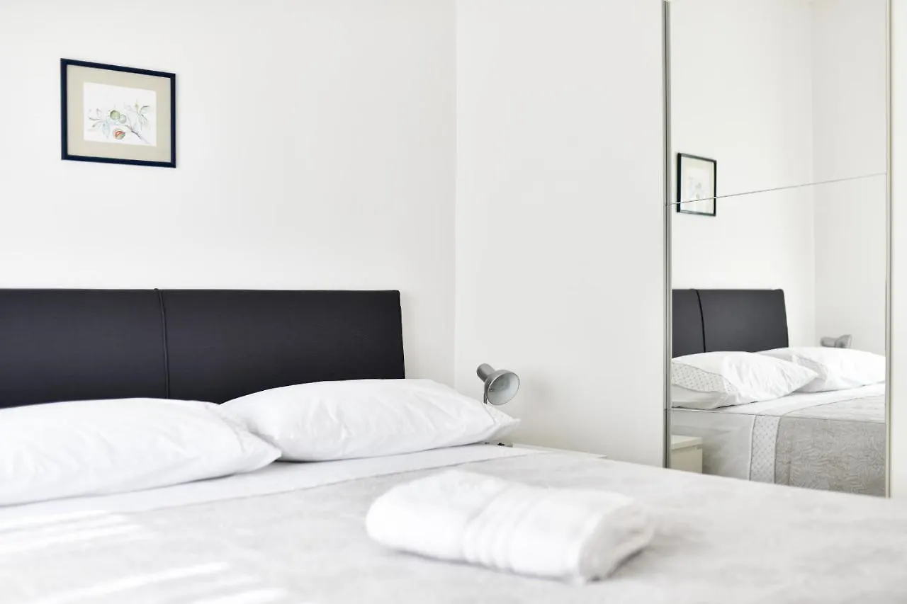 Apartments Martom Seline
