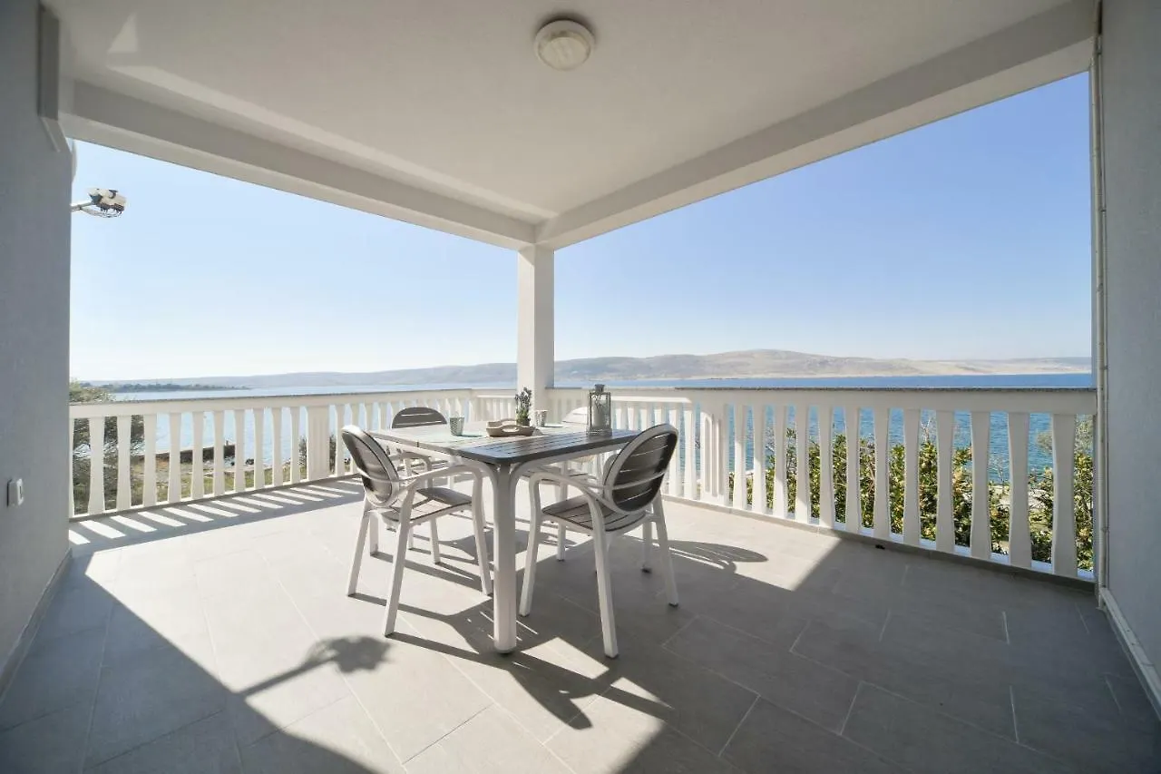 Apartments Martom Seline