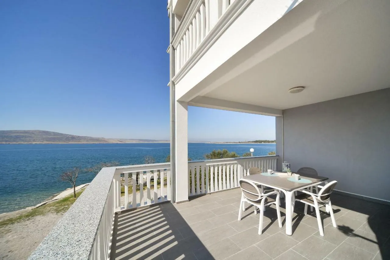 Apartments Martom Seline