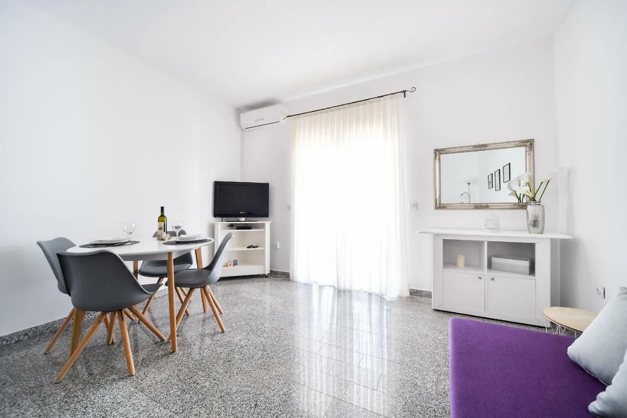 Apartments Martom Seline