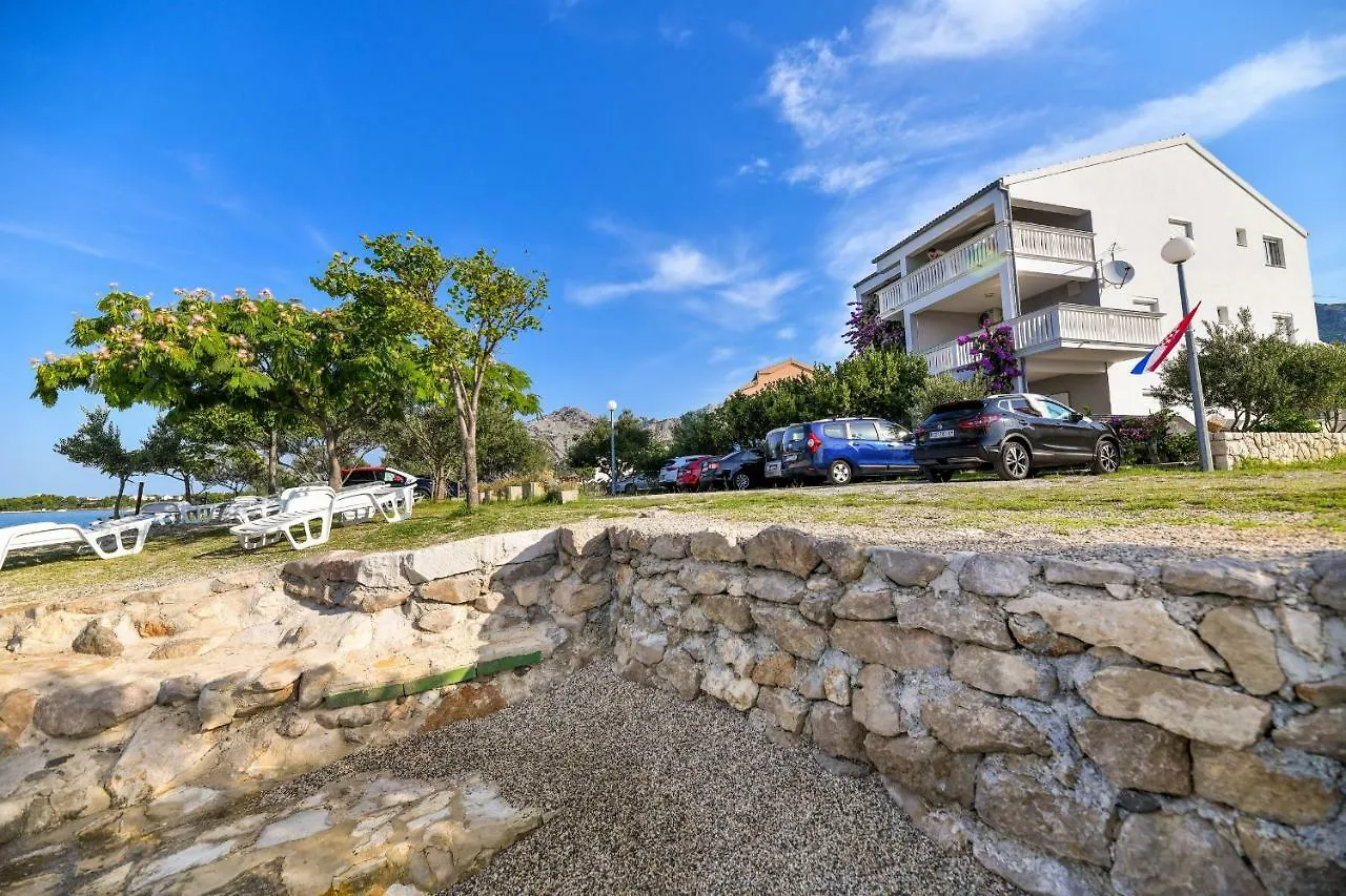 Apartments Martom Seline
