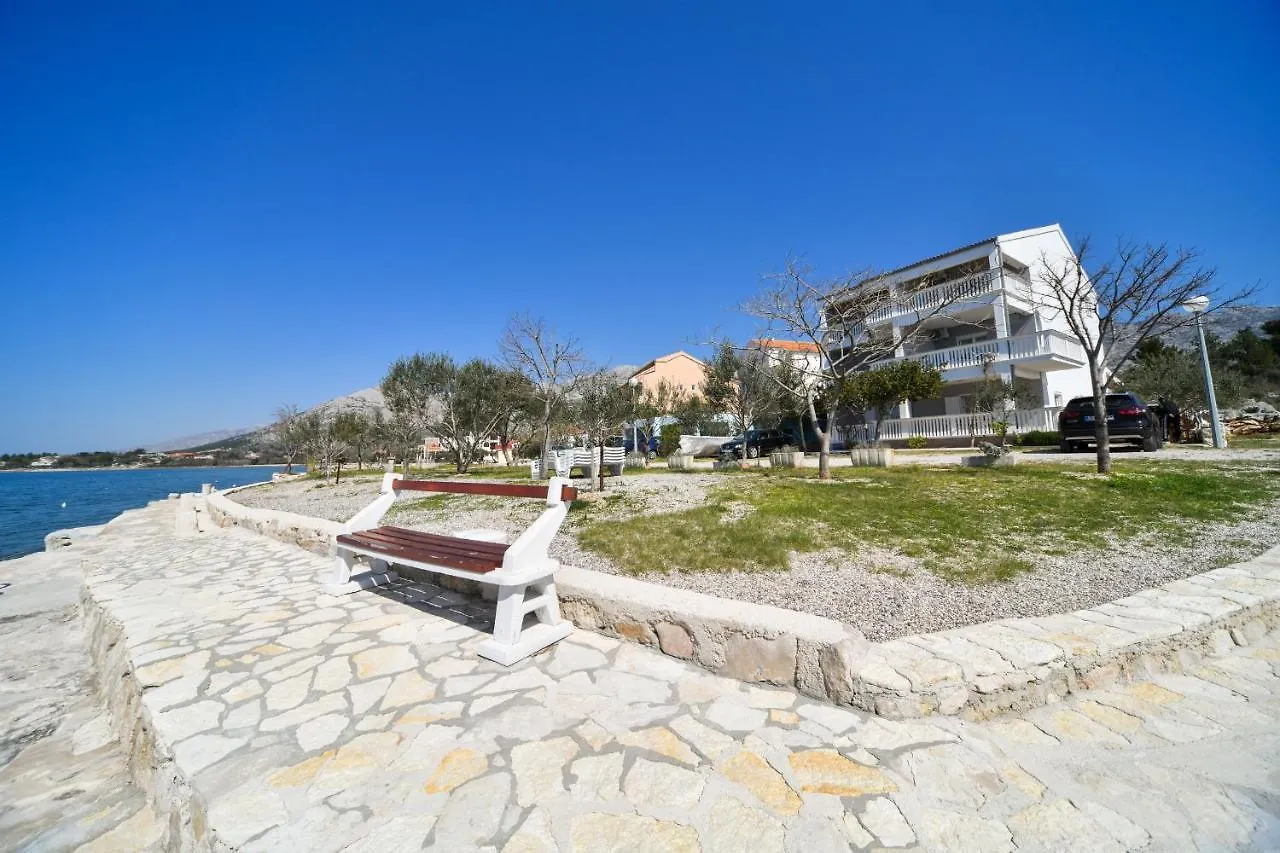 Apartments Martom Seline